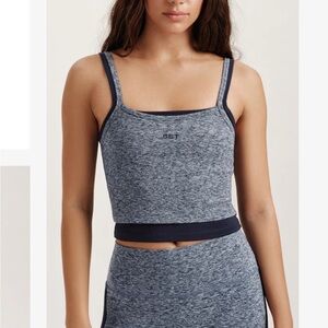 SET ACTIVE above the clouds drop tank and leggings